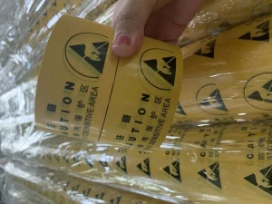 Антистатичка жута трака која се користи за задржавање удаљености од матичних ознака